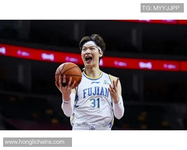 王哲林在CBA赛场的崛起与挑战解析，如何引领中国篮球的新篇章